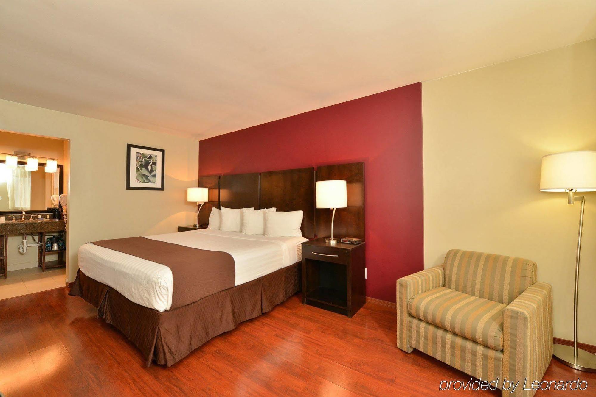 Quality Inn & Suites Phoenix Nw - Sun City Youngtown Kültér fotó