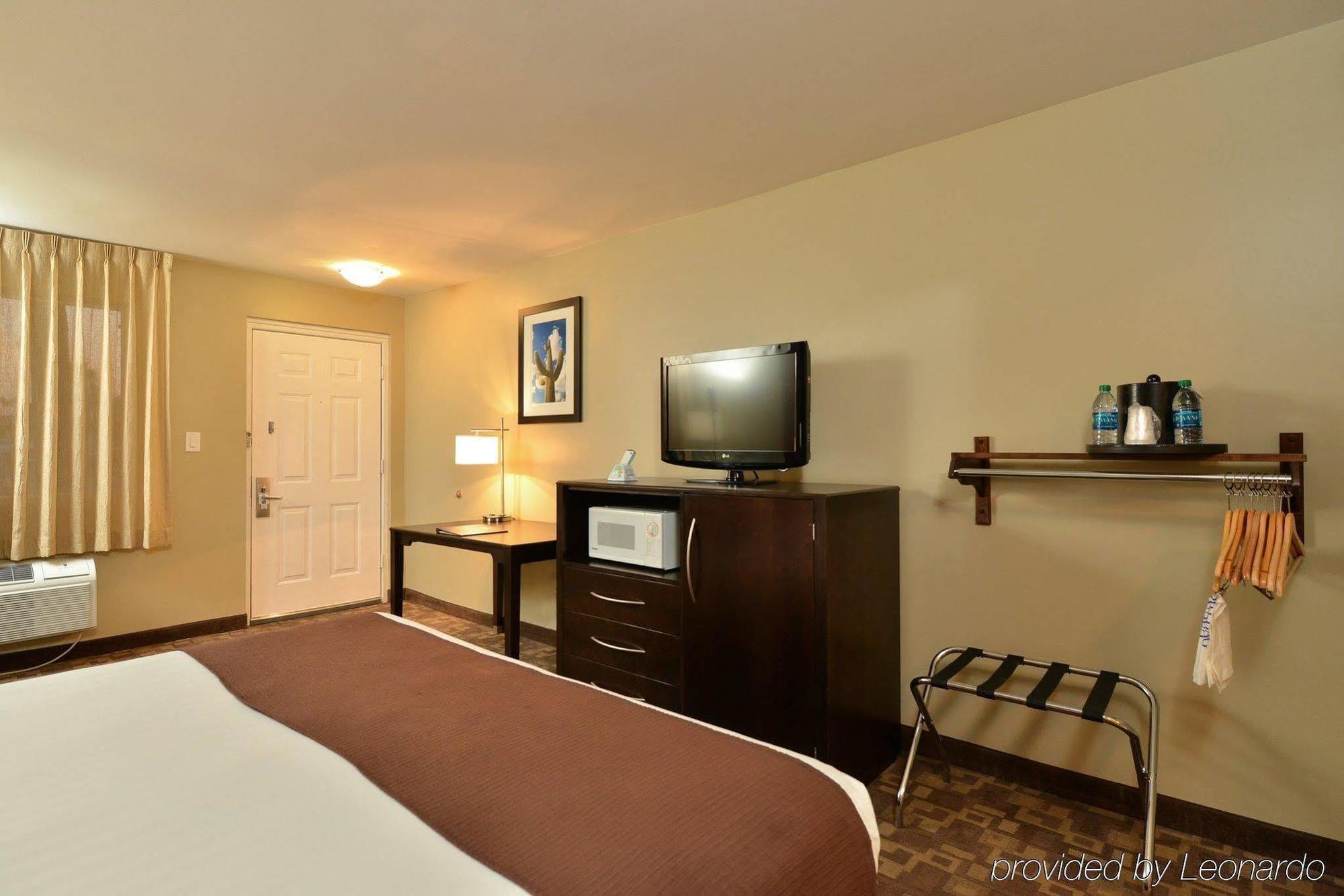 Quality Inn & Suites Phoenix Nw - Sun City Youngtown Kültér fotó