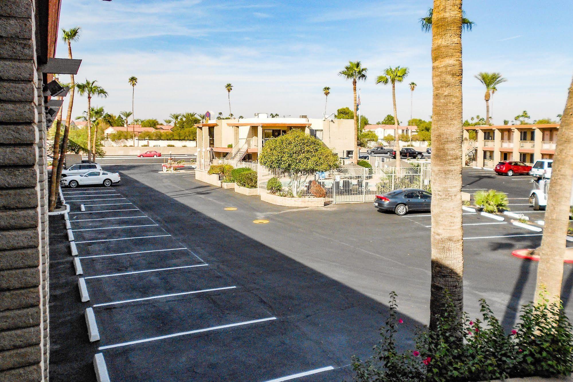 Quality Inn & Suites Phoenix Nw - Sun City Youngtown Kültér fotó