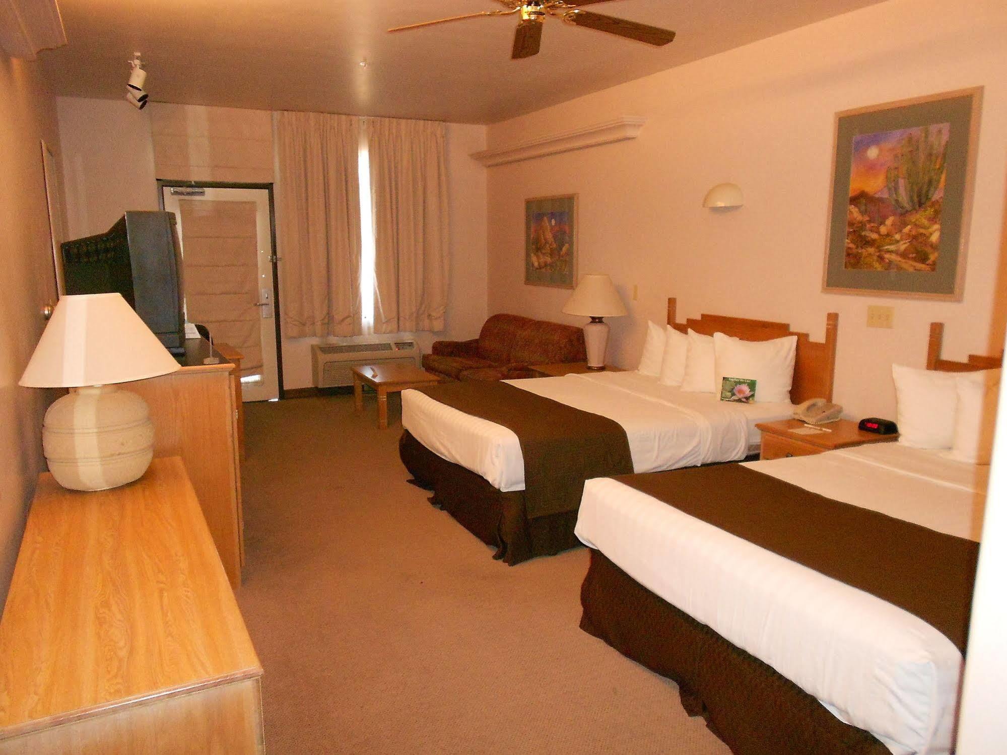 Quality Inn & Suites Phoenix Nw - Sun City Youngtown Kültér fotó