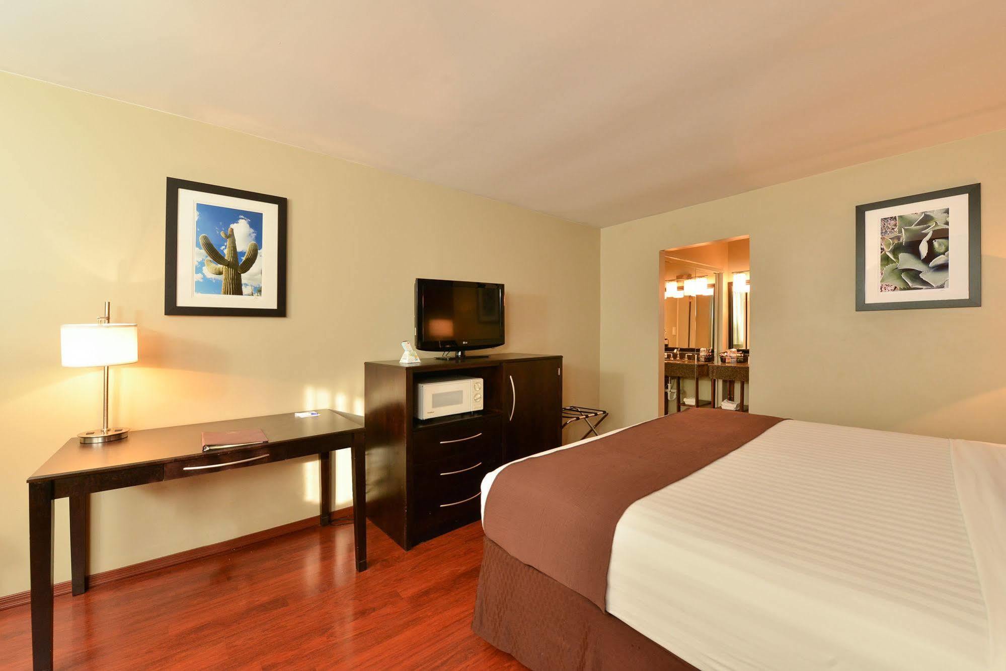 Quality Inn & Suites Phoenix Nw - Sun City Youngtown Kültér fotó