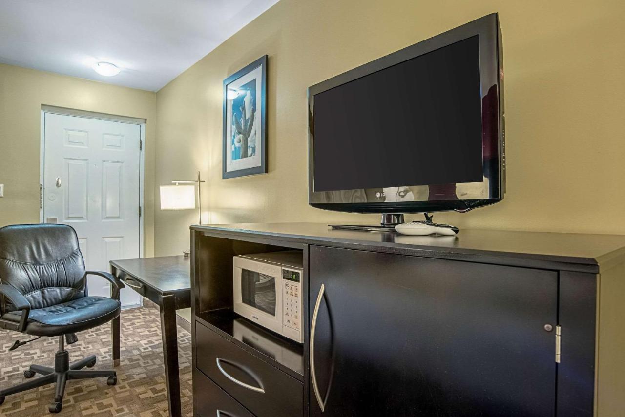 Quality Inn & Suites Phoenix Nw - Sun City Youngtown Kültér fotó