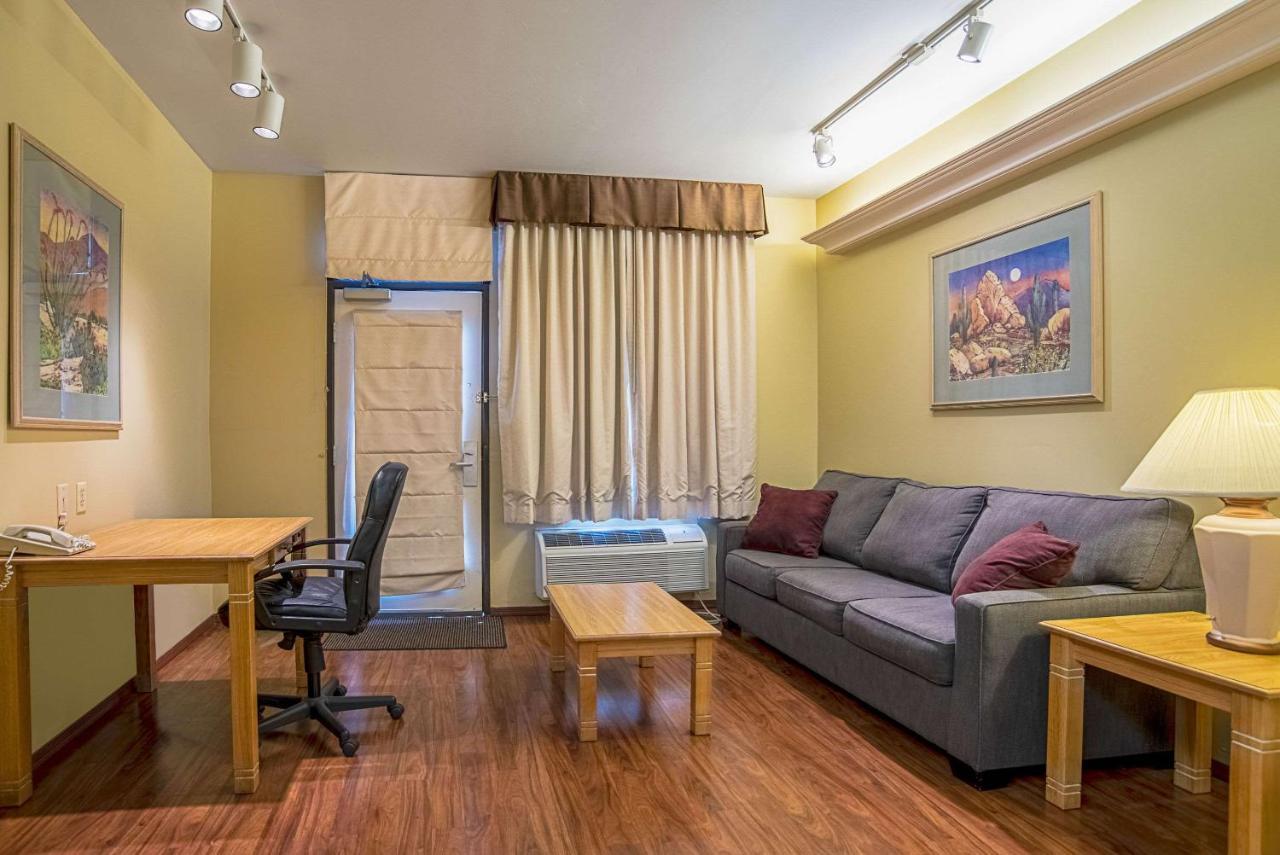 Quality Inn & Suites Phoenix Nw - Sun City Youngtown Kültér fotó