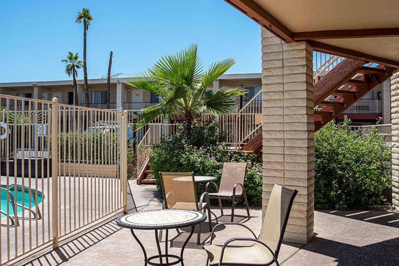 Quality Inn & Suites Phoenix Nw - Sun City Youngtown Kültér fotó