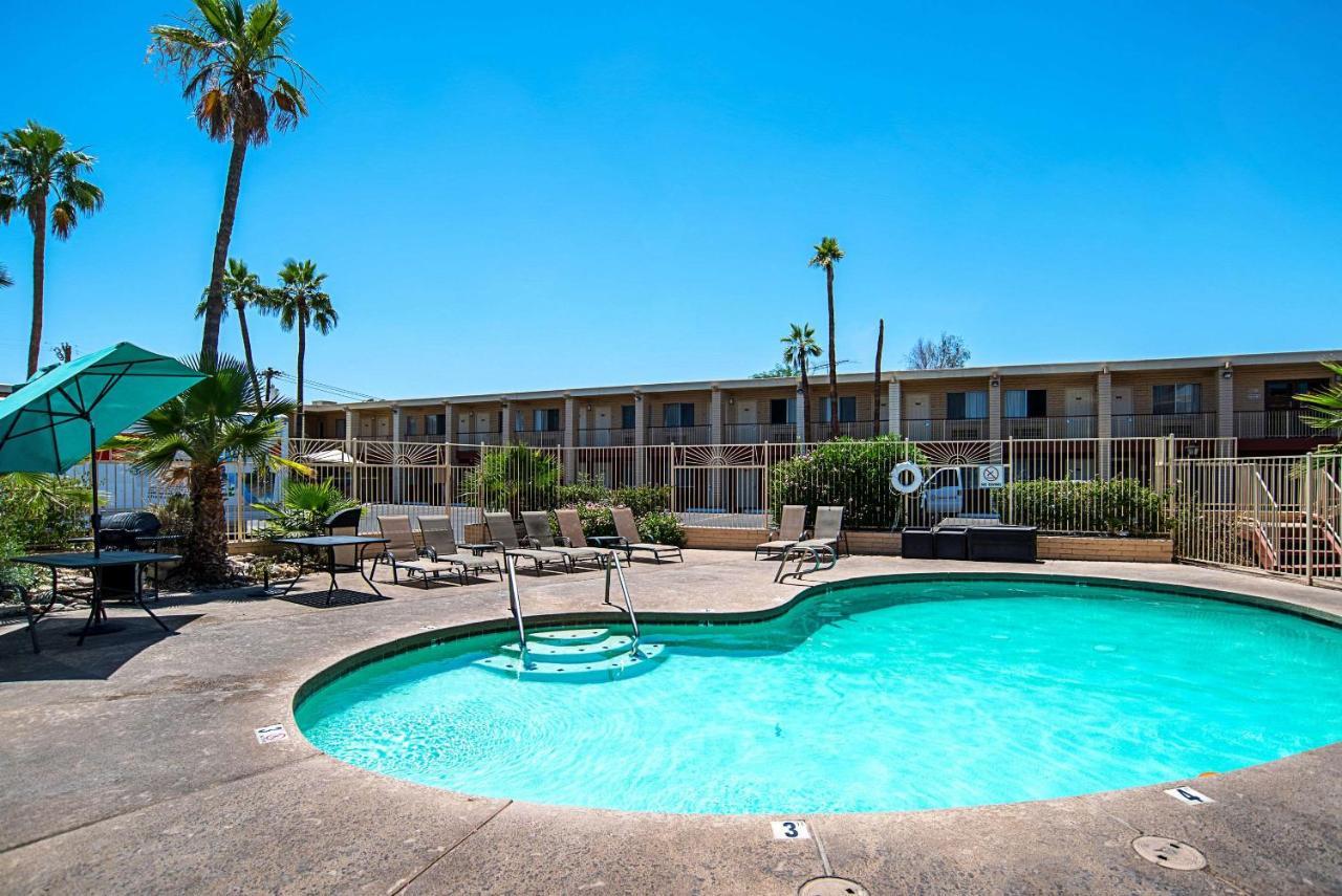 Quality Inn & Suites Phoenix Nw - Sun City Youngtown Kültér fotó