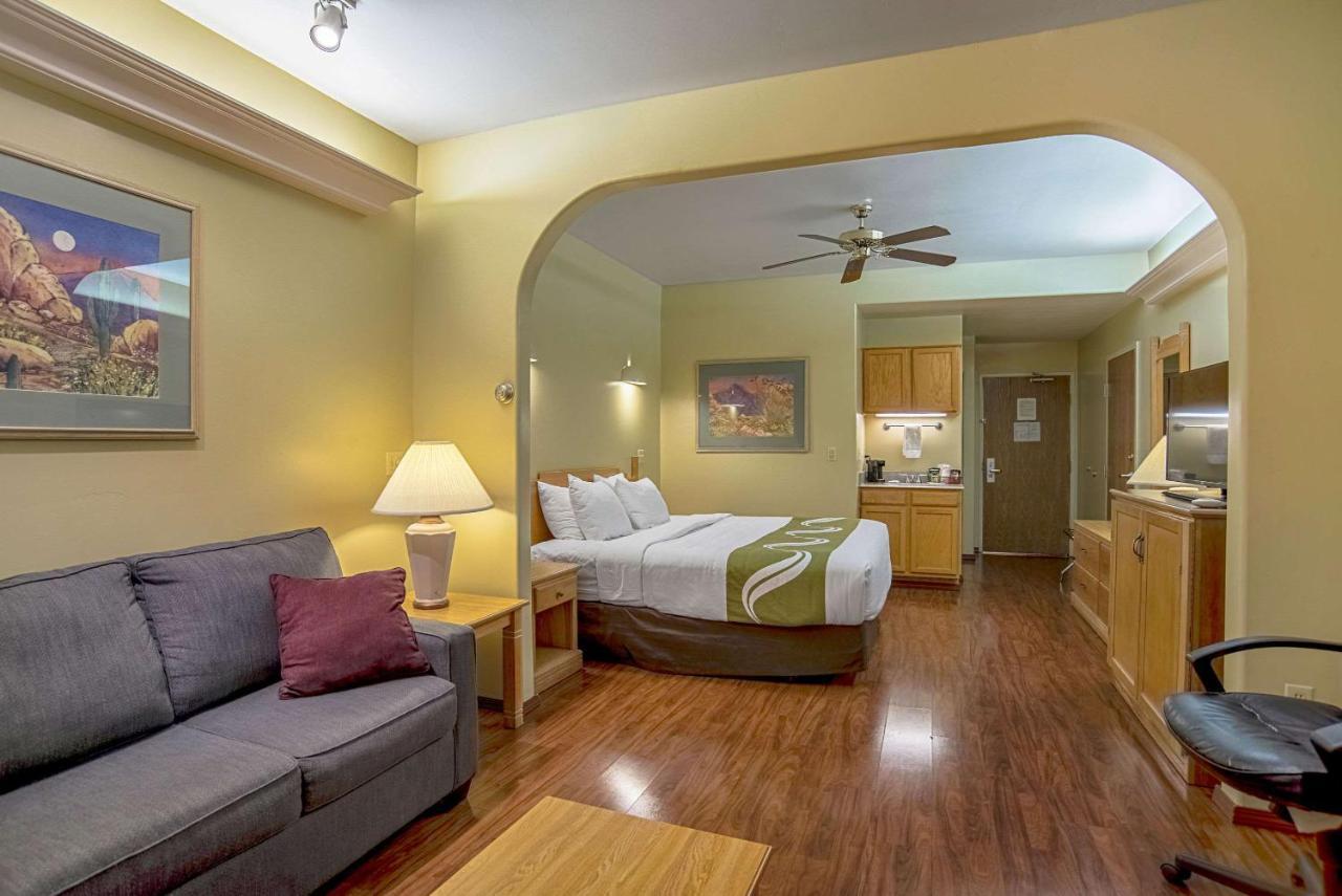 Quality Inn & Suites Phoenix Nw - Sun City Youngtown Kültér fotó